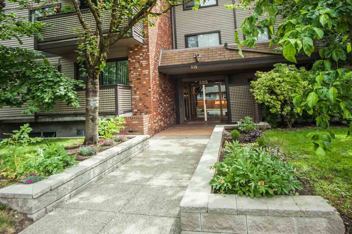 Main Photo: 104 535 BLUE MOUNTAIN Street in Coquitlam: Central Coquitlam Condo for sale in "REGAL COURT" : MLS®# R2081346