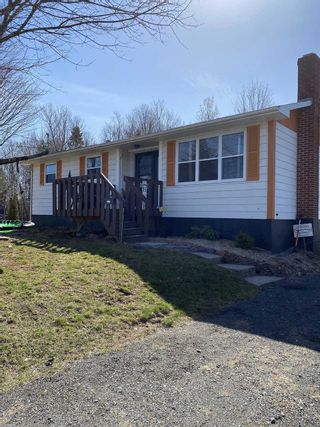 Photo 2: 875 Bezanson Court in North Kentville: 404-Kings County Multi-Family for sale (Annapolis Valley)  : MLS®# 202107885