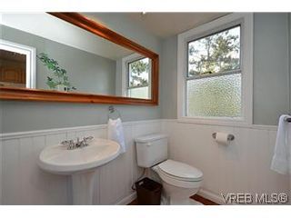 Photo 11: 1456 Edgeware Rd in VICTORIA: Vi Oaklands House for sale (Victoria)  : MLS®# 603241