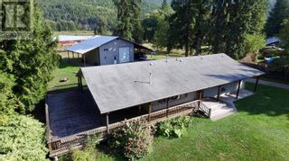 Photo 2: 2512 Hallfish Road, in Sicamous: House for sale : MLS®# 10284484