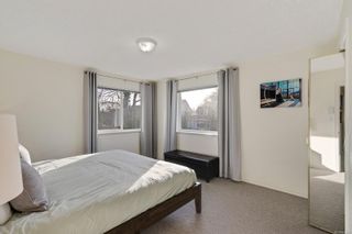 Photo 26: 2327 Victor St in Victoria: Vi Fernwood Half Duplex for sale : MLS®# 951023