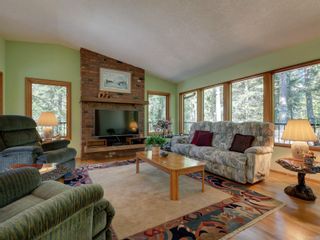 Photo 2: 4970 Prospect Lake Rd in Saanich: SW Prospect Lake House for sale (Saanich West)  : MLS®# 854469