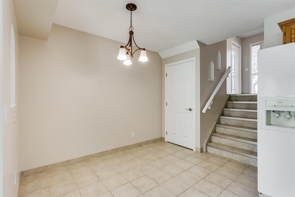 Photo 9: Photos: 2B Millview Way SW in Calgary: Millrise Row/Townhouse for sale : MLS®# A1012205