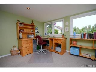 Photo 11: 1679 Knight Ave in VICTORIA: SE Mt Tolmie House for sale (Saanich East)  : MLS®# 677181