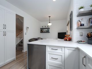 Photo 10: 2 341 Oswego St in Victoria: Vi James Bay Row/Townhouse for sale : MLS®# 857804