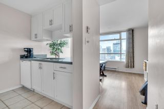 Photo 2: 1910 438 SEYMOUR Street in Vancouver: Downtown VW Condo for sale in "Residences At conference Plaza" (Vancouver West)  : MLS®# R2673731