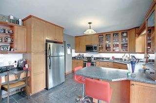 Photo 6: 7816 7 Street SW in Calgary: Kingsland Detached for sale : MLS®# A2125201