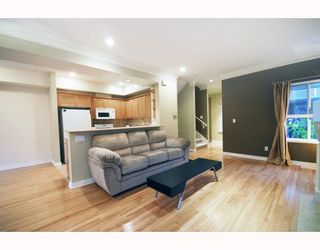 Photo 4: 27 2688 MOUNTAIN Highway in North Vancouver: Westlynn Townhouse for sale in "Craftsman Estates" : MLS®# V799133