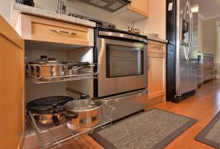 Photo 10: 111 518 SHAW Road in Gibsons: Gibsons & Area Condo for sale in "Cedar Gardens" (Sunshine Coast)  : MLS®# R2538487