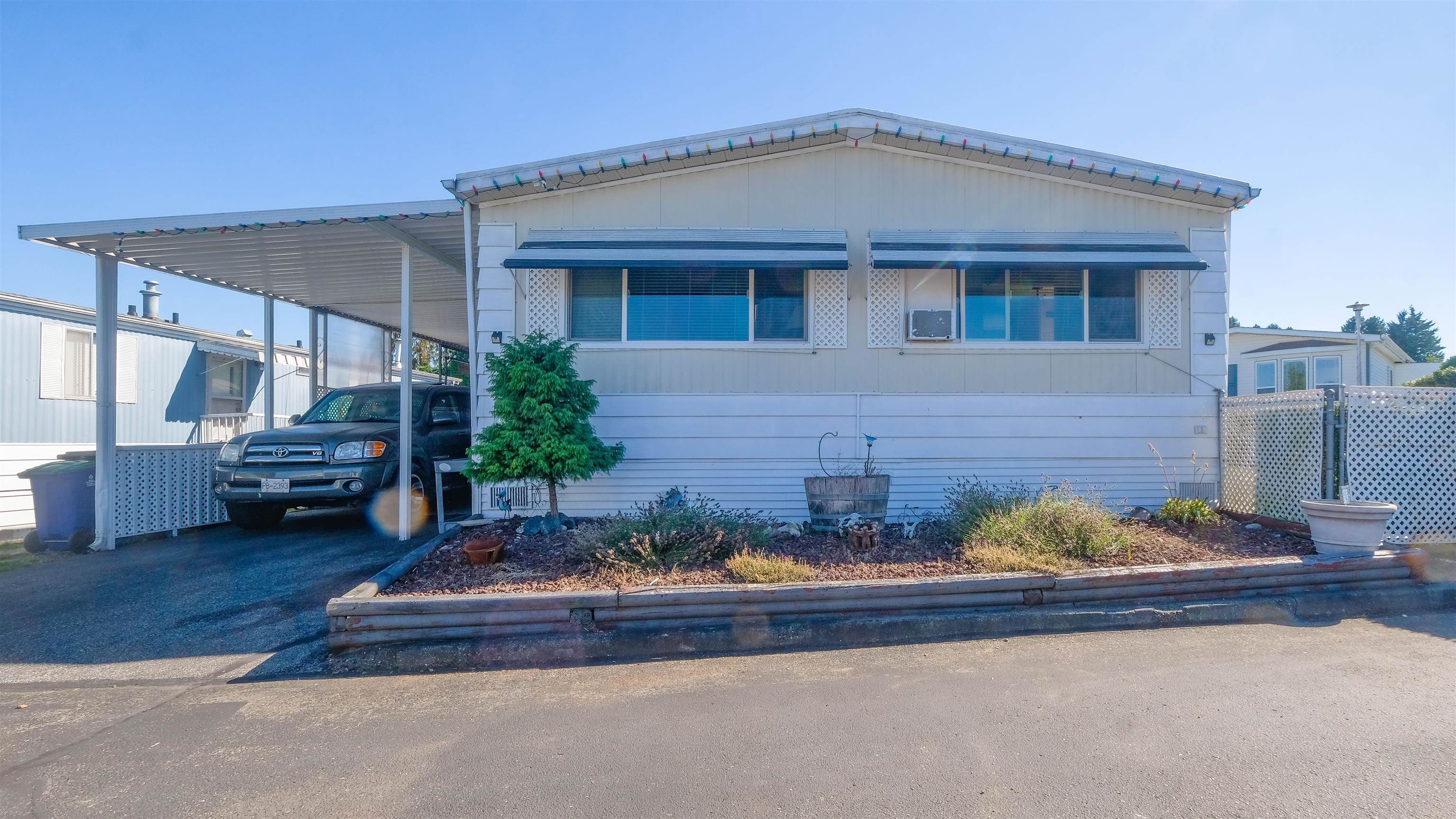 Main Photo: 58 8254 134 Street in Surrey: Queen Mary Park Surrey Manufactured Home for sale : MLS®# R2844007