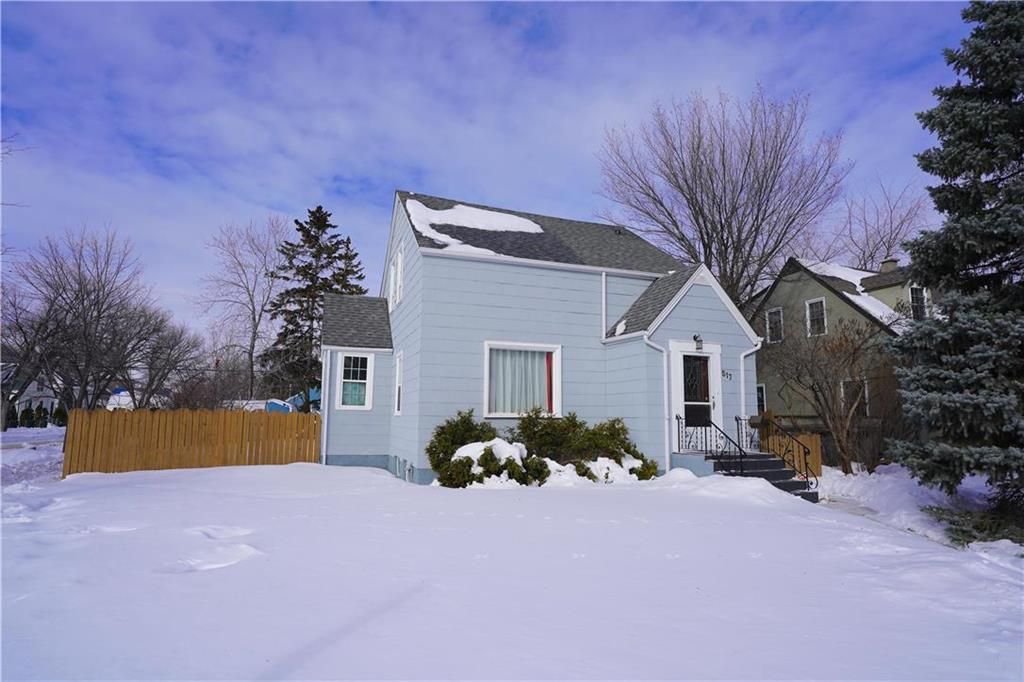 Main Photo: 517 McNaughton Avenue in Winnipeg: Riverview Residential for sale (1A)  : MLS®# 202303004