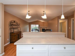 Photo 12: 106 2077 St Andrews Way in COURTENAY: CV Courtenay East Row/Townhouse for sale (Comox Valley)  : MLS®# 836791