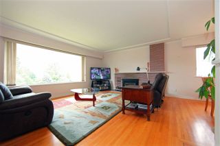 Photo 6: 5110 BUXTON Street in Burnaby: Forest Glen BS House for sale (Burnaby South)  : MLS®# R2074690