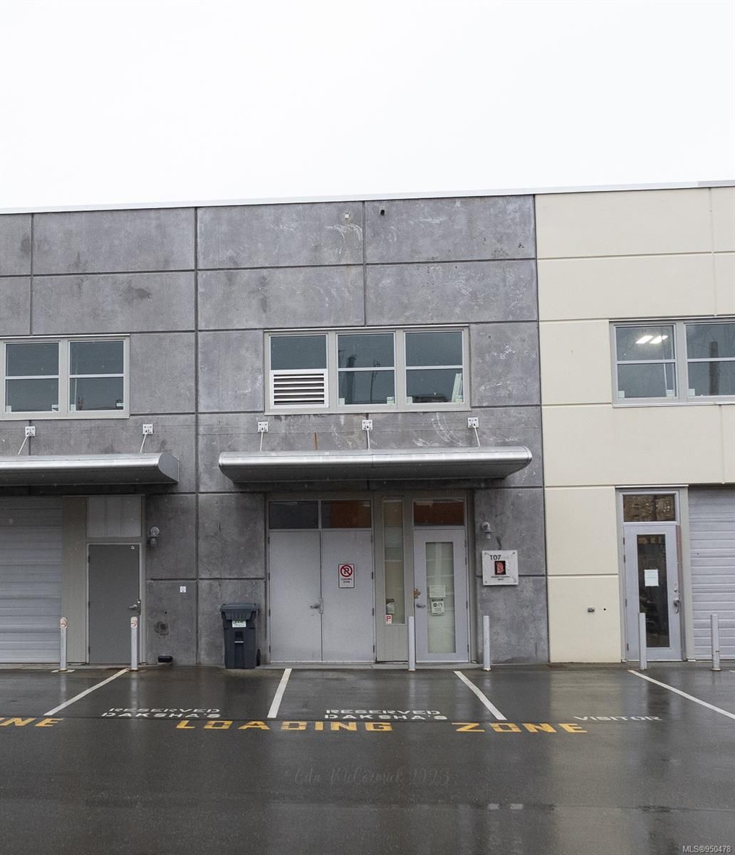 Main Photo: 107 1759 Sean Hts in Central Saanich: CS Keating Warehouse for lease : MLS®# 950478