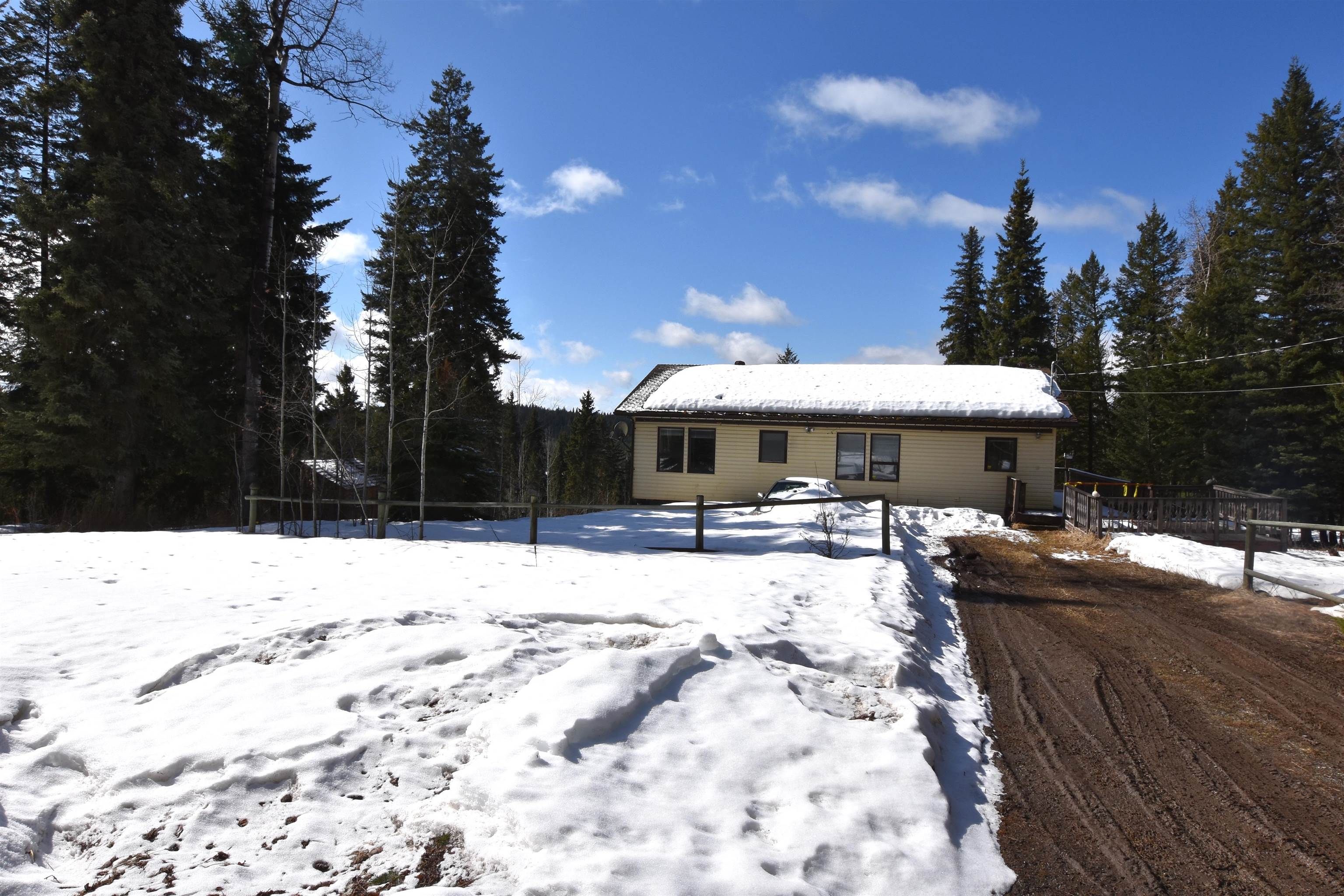 Main Photo: 2960 PIONEER Crescent in Williams Lake: Horsefly House for sale : MLS®# R2668964