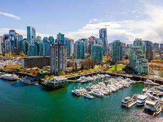 Photo 23: Vancouver Luxurious Waterfront Condo