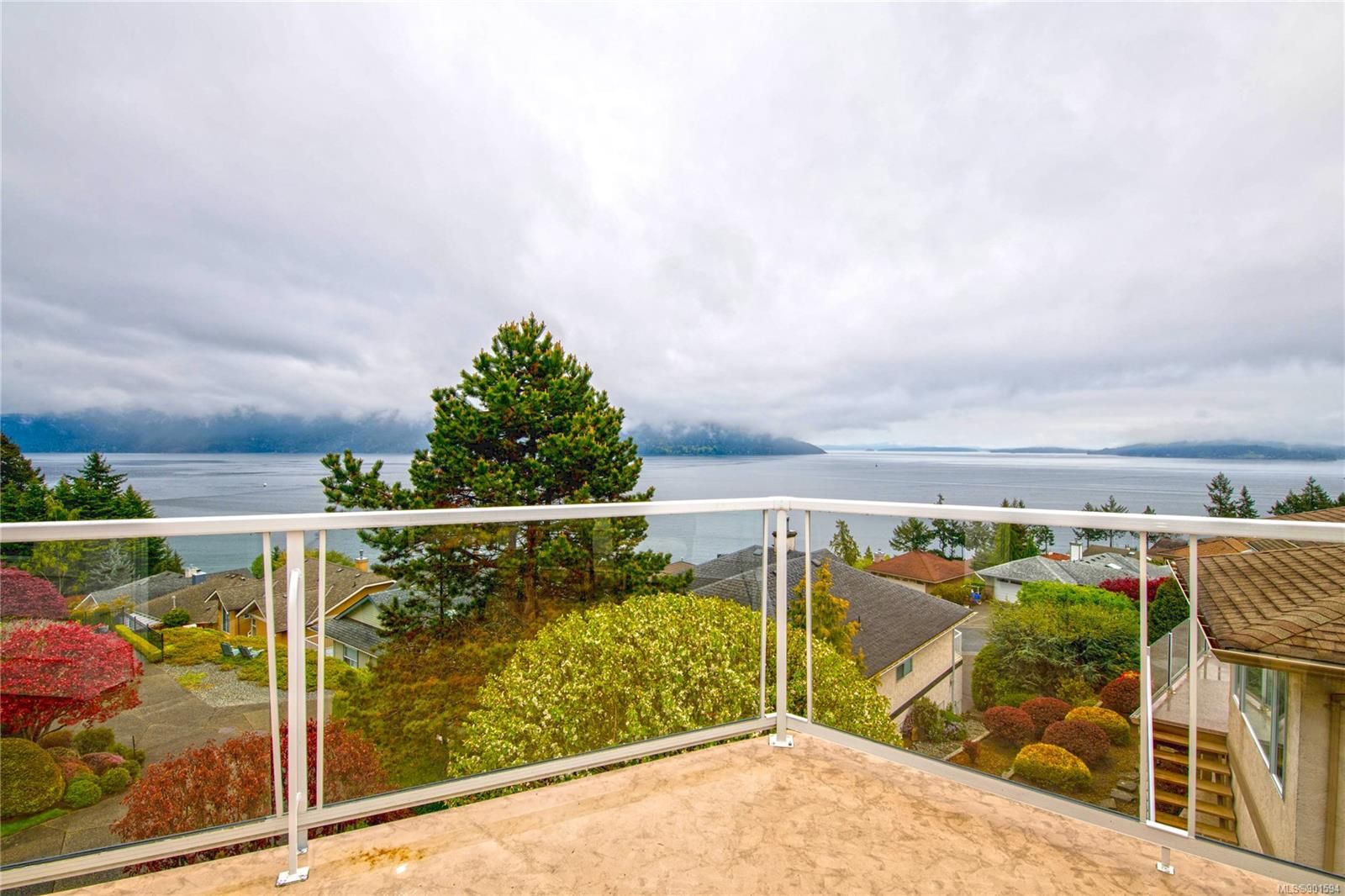 Main Photo: 555 Marine Pl in Cobble Hill: ML Cobble Hill House for sale (Malahat & Area)  : MLS®# 901594