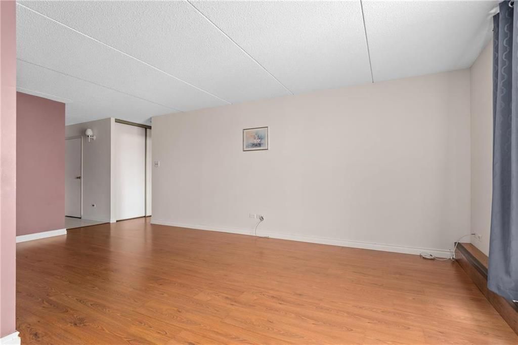 Photo 5: Photos: 309 1600 Taylor Avenue in Winnipeg: River Heights South Condominium for sale (1D)  : MLS®# 202101594