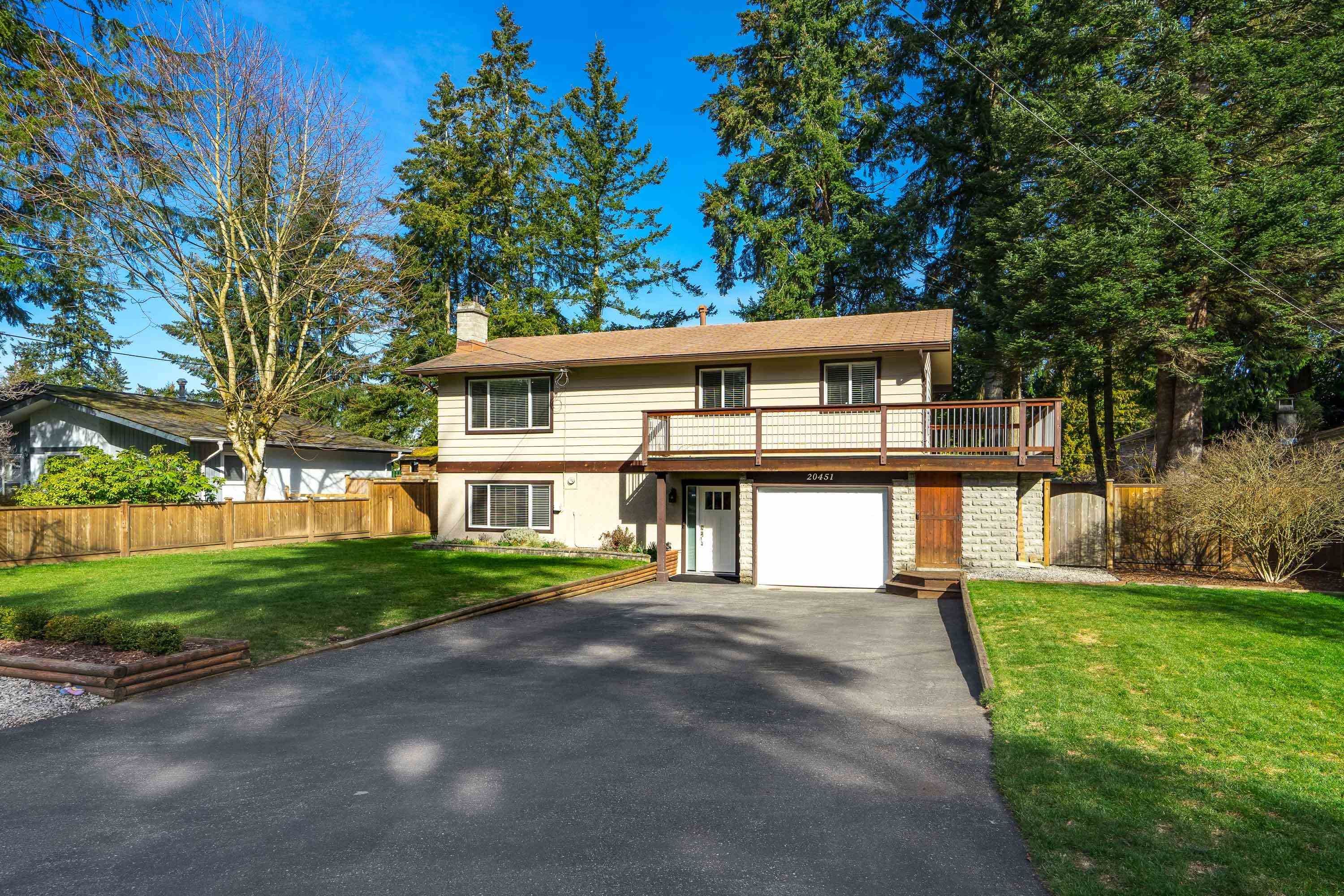Main Photo: 20451 42A Avenue in Langley: Brookswood Langley House for sale in "Brookswood" : MLS®# R2759966