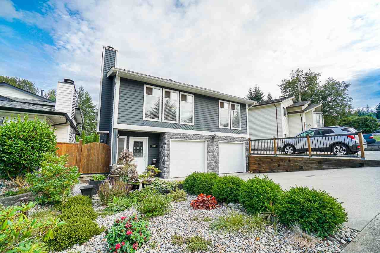 Main Photo: 1113 WALLACE Court in Coquitlam: Ranch Park House for sale : MLS®# R2403243