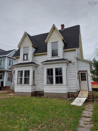 Photo 1: 1 Belmont Street in Amherst: 101-Amherst, Brookdale, Warren Residential for sale (Northern Region)  : MLS®# 202209141