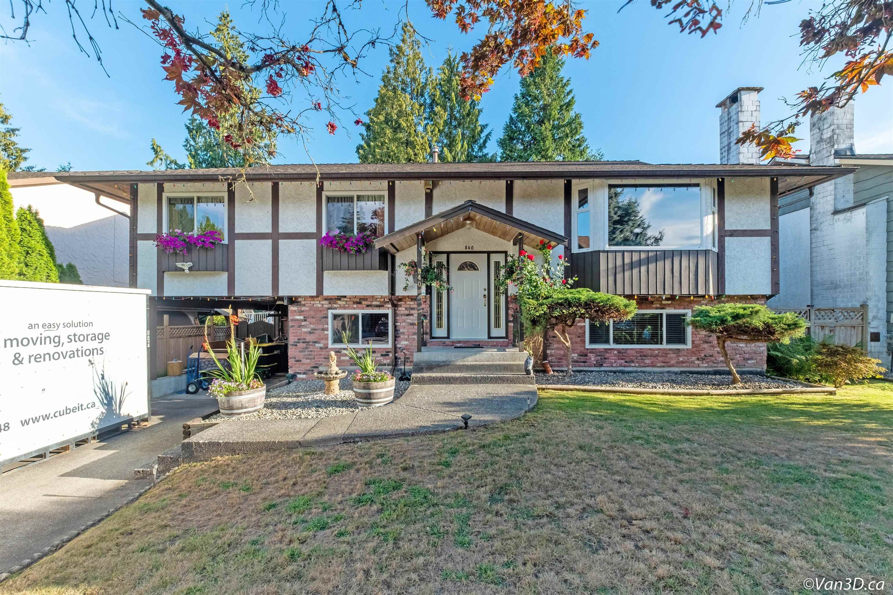 Main Photo: 840 HEMLOCK Crescent in Port Coquitlam: Lincoln Park PQ House for sale : MLS®# R2717982