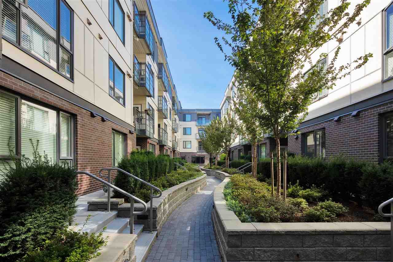 Main Photo: PH15 5355 LANE Street in Burnaby: Metrotown Condo for sale in "INFINITY" (Burnaby South)  : MLS®# R2495174
