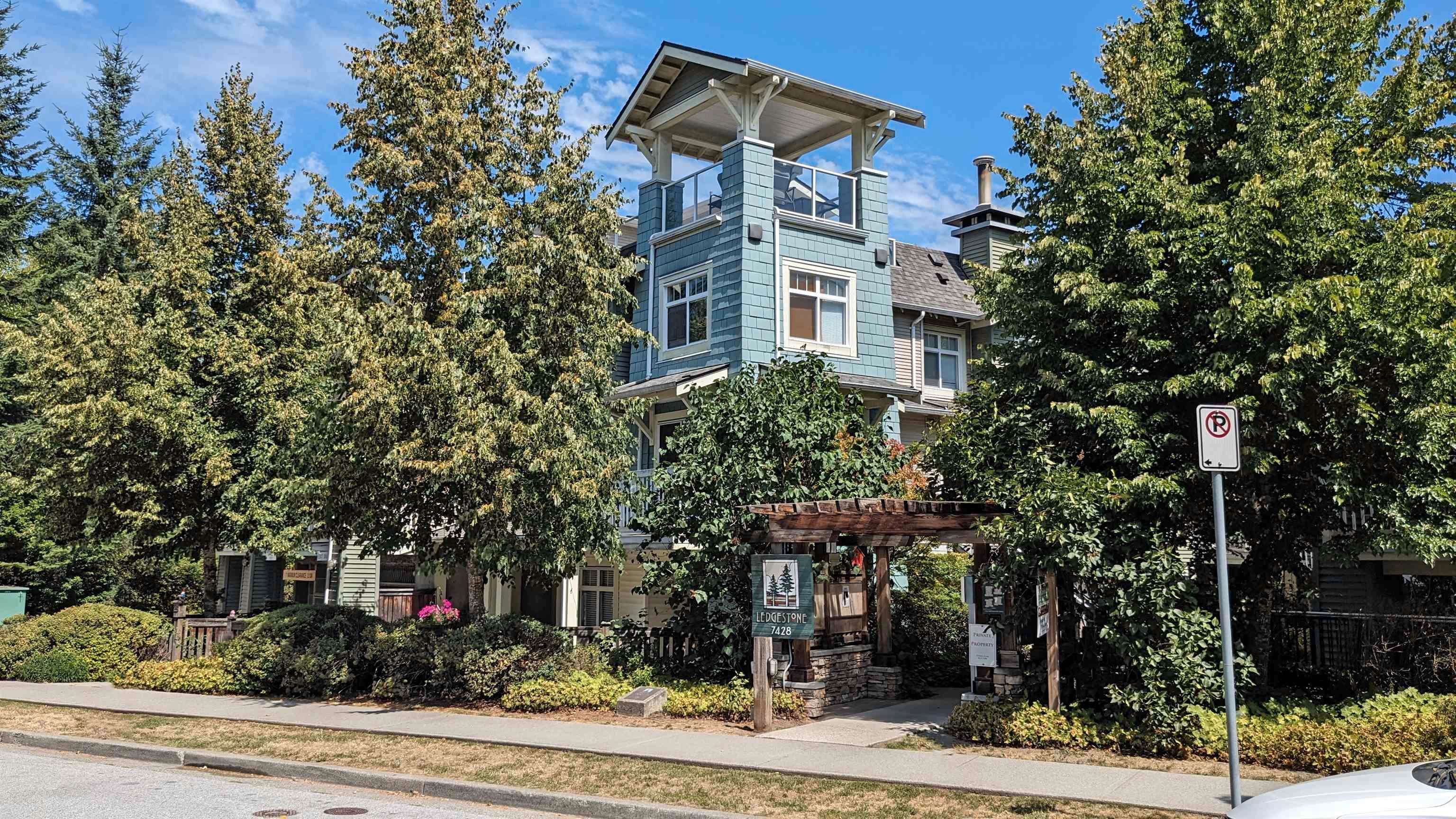 Main Photo: 3 7428 SOUTHWYNDE Avenue in Burnaby: South Slope Townhouse for sale in "Ledgestone" (Burnaby South)  : MLS®# R2798336