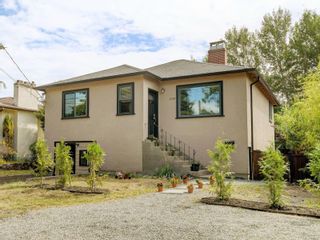 Photo 1: 3307 Shelbourne St in Saanich: SE Mt Tolmie House for sale (Saanich East)  : MLS®# 910135