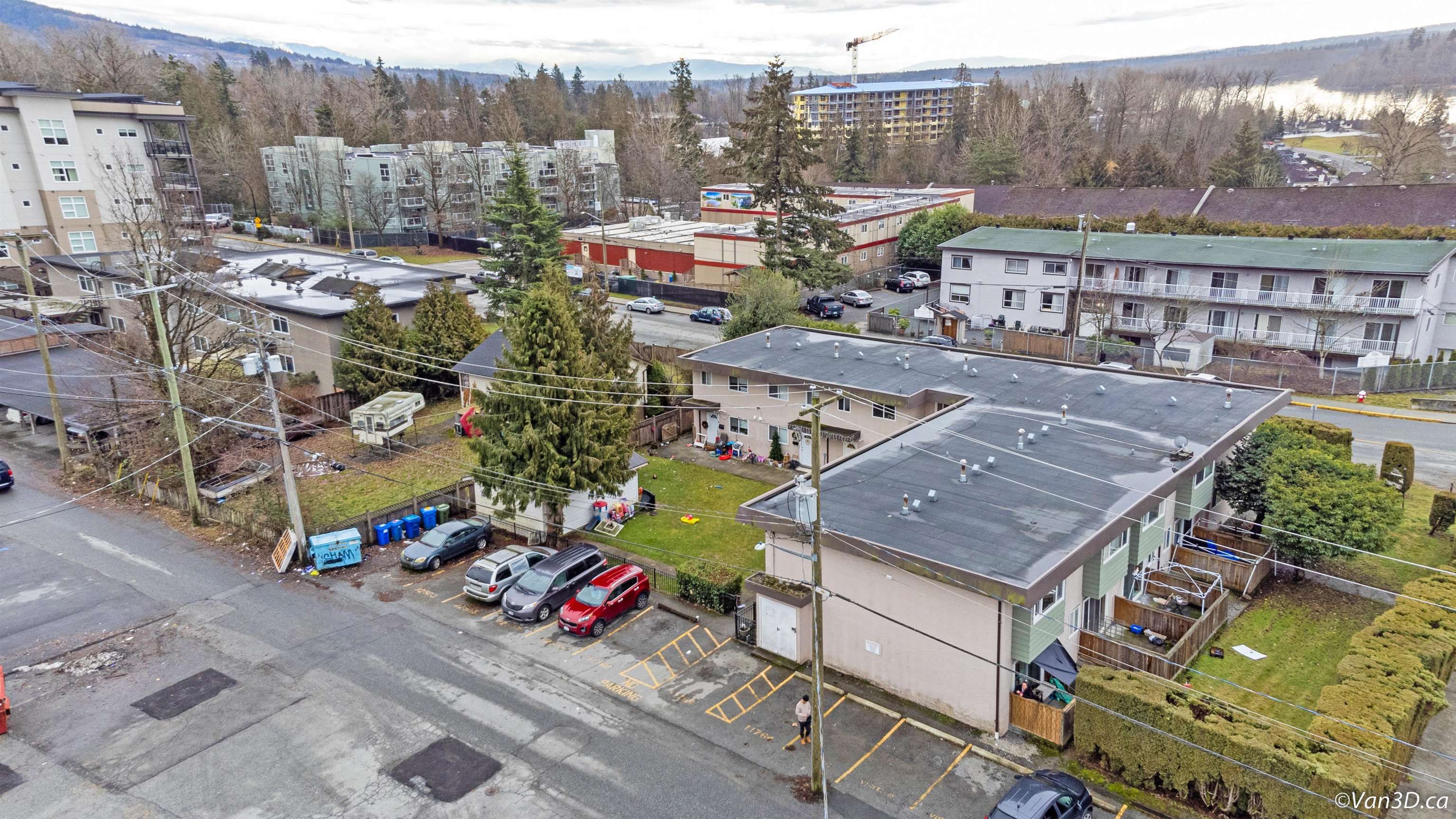 Main Photo: 22509 ROYAL Crescent in Maple Ridge: East Central Multi-Family Commercial for sale : MLS®# C8046997