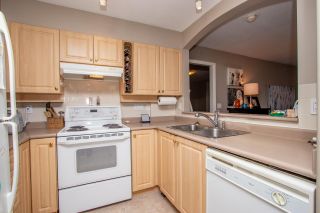 Photo 4: 113 3608 DEERCREST Drive in North Vancouver: Roche Point Condo for sale in "DEERFIELD AT RAVENWOODS" : MLS®# R2395771
