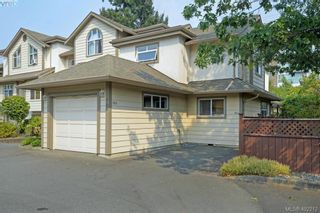 Photo 2: 100 710 Massie Dr in VICTORIA: La Langford Proper Row/Townhouse for sale (Langford)  : MLS®# 802610