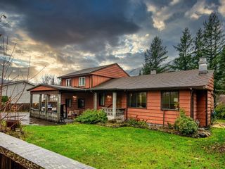 Photo 2: 42035 GOVERNMENT Road in Squamish: Brackendale House for sale in "BRACKENDALE" : MLS®# R2633634