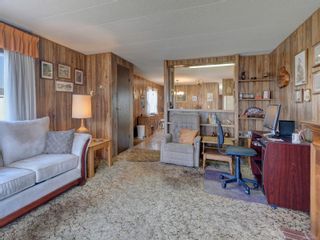 Photo 4: 10 124 Cooper Rd in View Royal: VR Glentana Manufactured Home for sale : MLS®# 916903