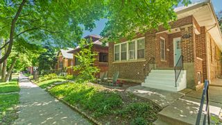 Photo 2: 2111 W Birchwood Avenue in Chicago: CHI - Rogers Park Residential for sale ()  : MLS®# 10751837