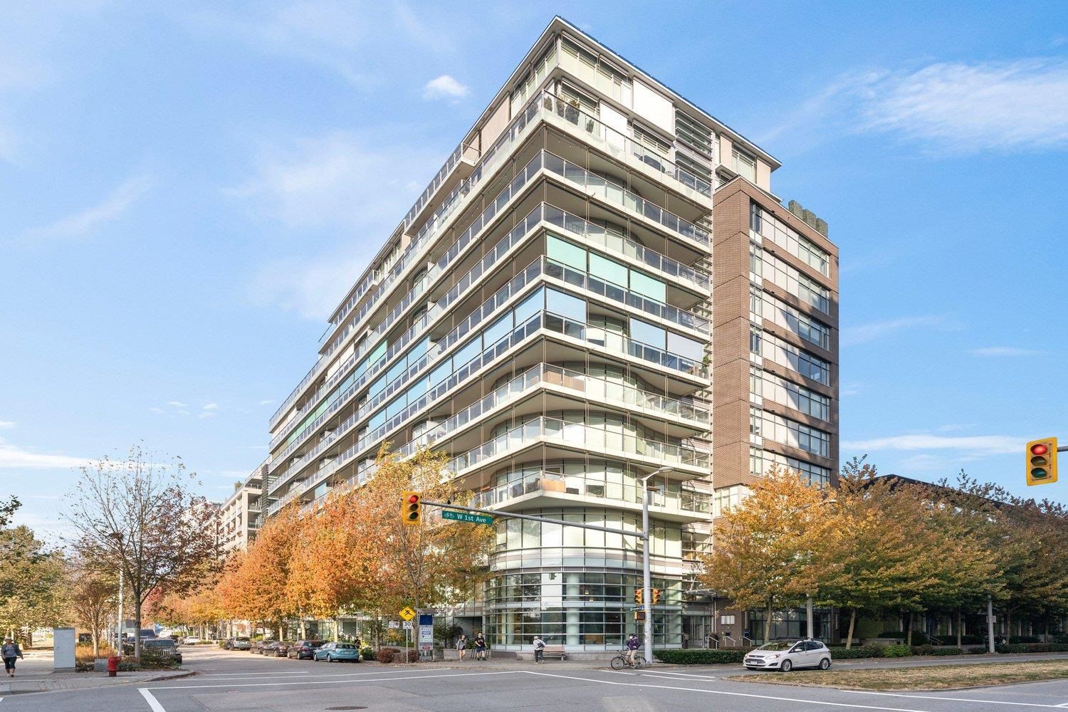 Main Photo: 601 181 W 1ST Avenue in Vancouver: False Creek Condo for sale in "Brook" (Vancouver West)  : MLS®# R2731129