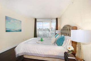 Photo 8: 502 1067 MARINASIDE Crescent in Vancouver: Yaletown Condo for sale in "QUAYWEST II" (Vancouver West)  : MLS®# R2142279