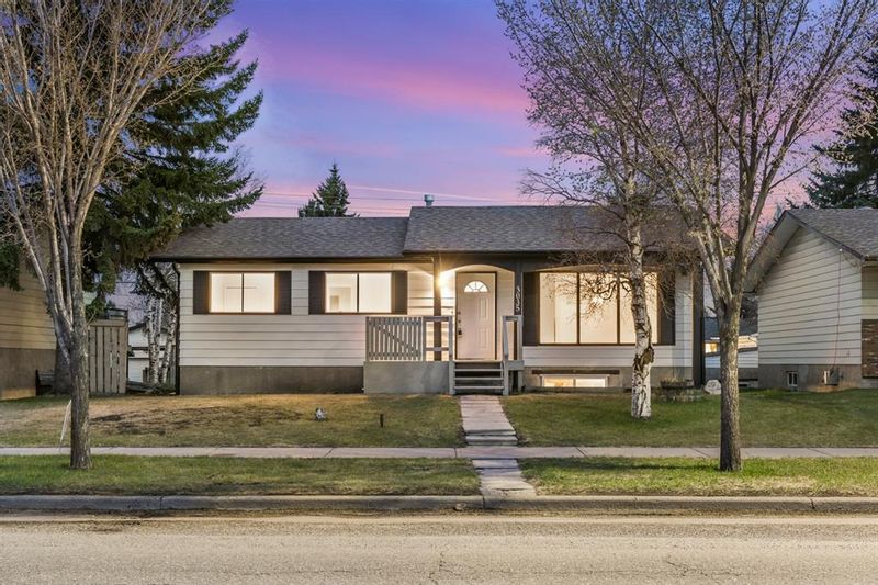 FEATURED LISTING: 3035 Dover Ridge Drive Southeast Calgary