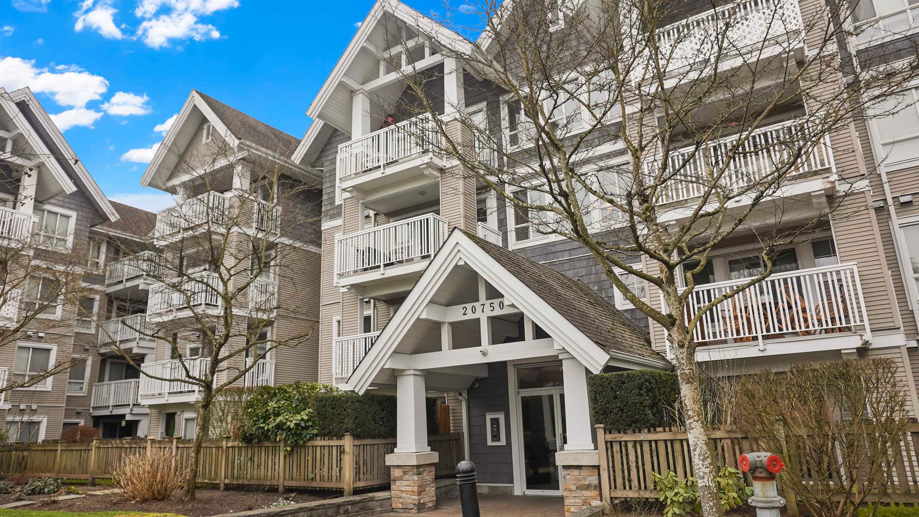 Main Photo: 214 20750 DUNCAN Way in Langley: Langley City Condo for sale : MLS®# R2848791