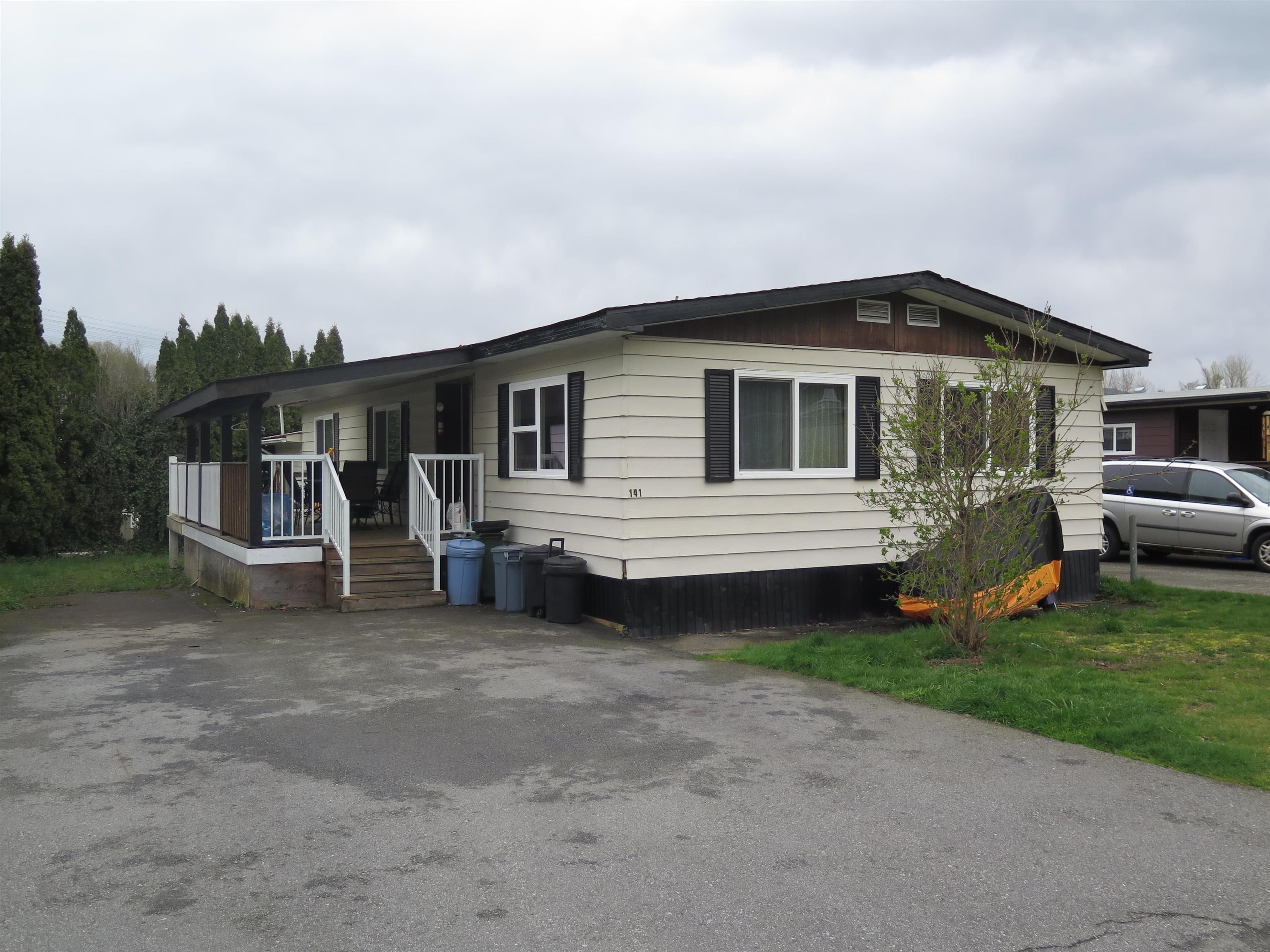 Main Photo: 141 3300 HORN Street in Abbotsford: Central Abbotsford Manufactured Home for sale in "Georgian Park" : MLS®# R2674712