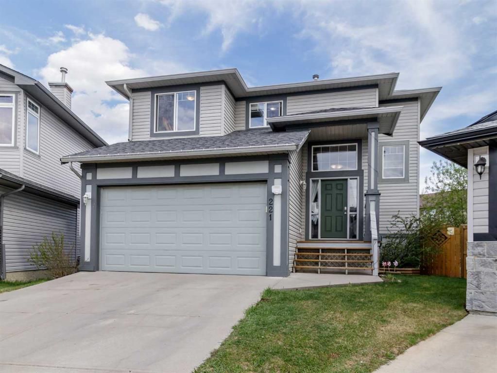 221  Luxstone Green Southwest, Airdrie