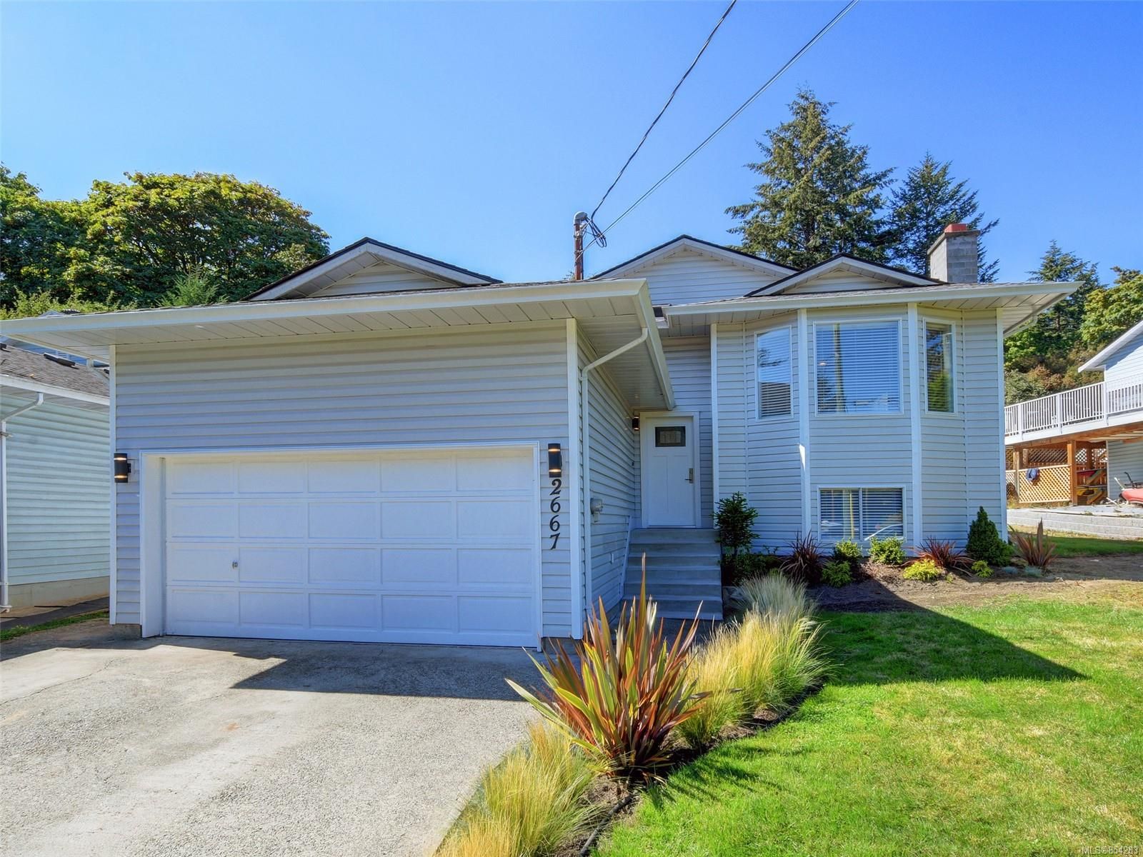 Main Photo: 2667 Myra Pl in View Royal: VR Six Mile House for sale : MLS®# 854283