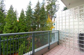 Photo 15: 404 1725 MARTIN Drive in Surrey: Sunnyside Park Surrey Condo for sale in "Southwynd" (South Surrey White Rock)  : MLS®# R2337551