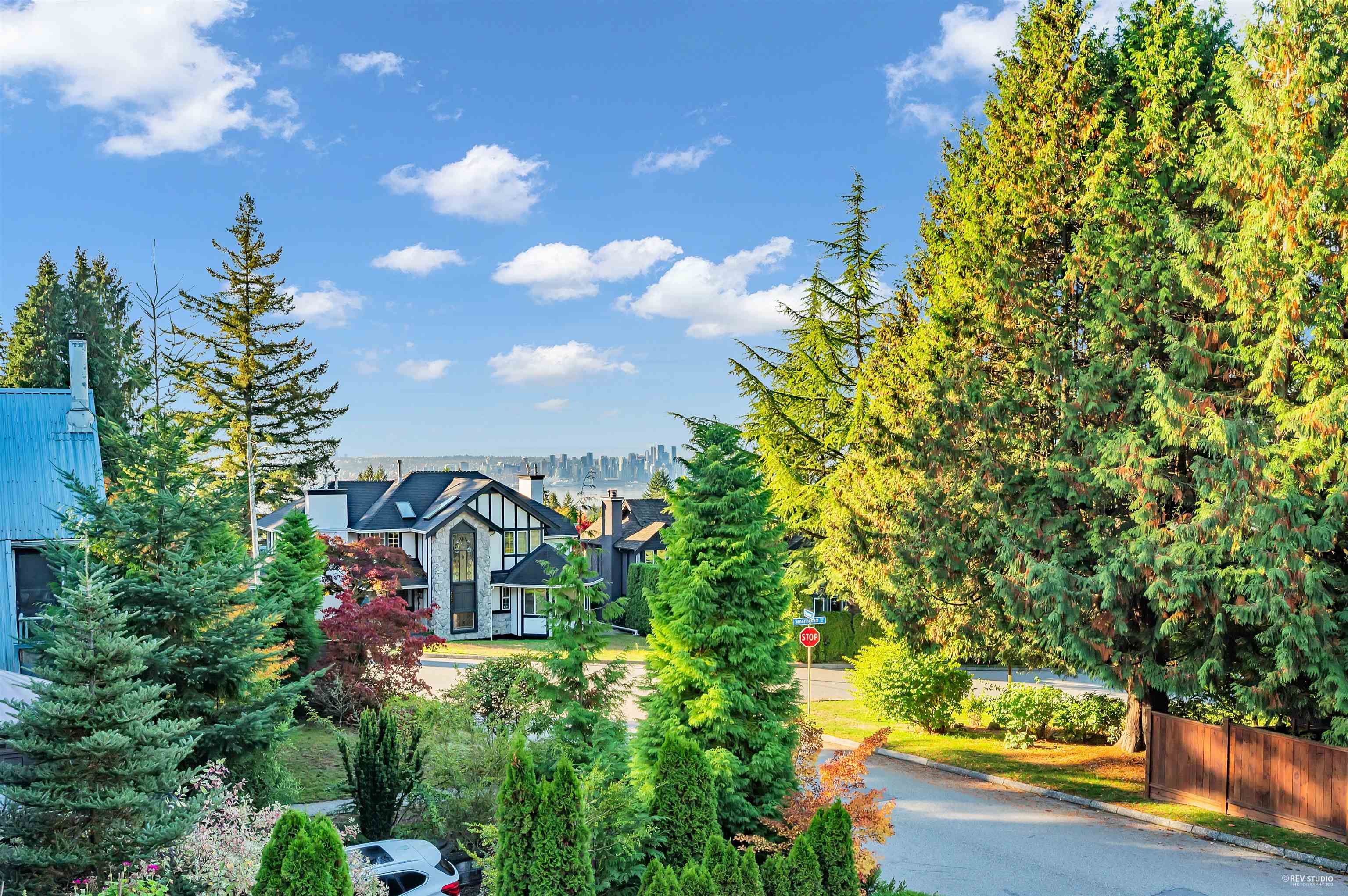 Main Photo: 3460 CARNARVON Avenue in North Vancouver: Upper Lonsdale House for sale : MLS®# R2873487