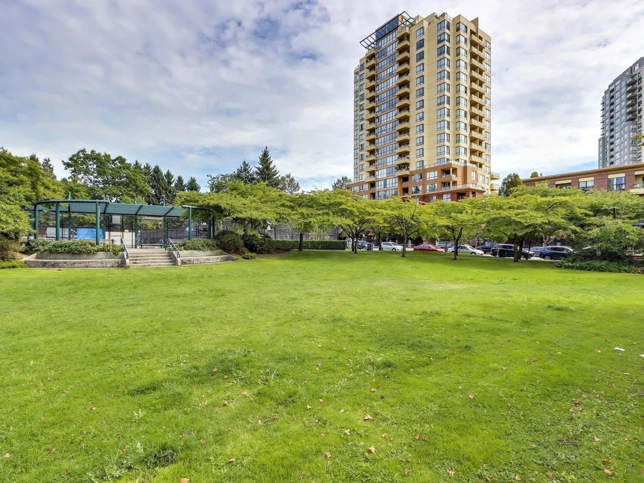 Main Photo: 309 5288 MELBOURNE Street in Vancouver: Collingwood VE Condo for sale in "EMERALD PARK PLACE" (Vancouver East)  : MLS®# R2616296