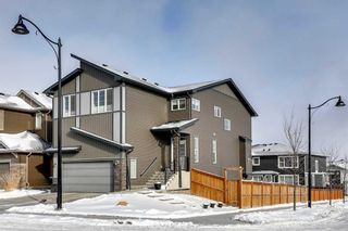 Photo 1: 7 Crestbrook Link SW in Calgary: Crestmont Detached for sale : MLS®# A2126484
