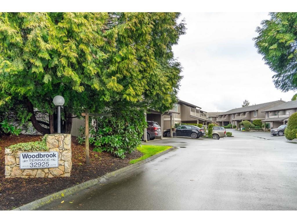 Main Photo: 9 32925 GEORGE FERGUSON Way in Abbotsford: Abbotsford West Townhouse for sale in "Woodbrook Terrace" : MLS®# R2660743