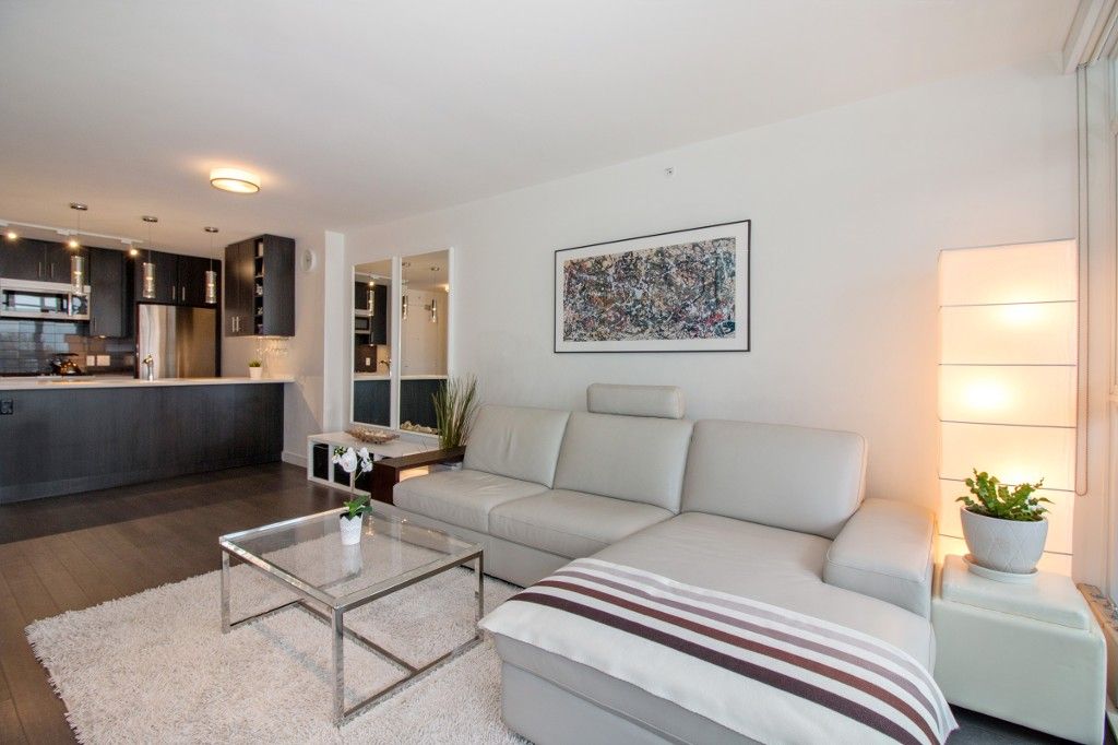 Photo 4: Photos: 702 608 BELMONT Street in New Westminster: Uptown NW Condo for sale in "VICEROY" : MLS®# R2220097