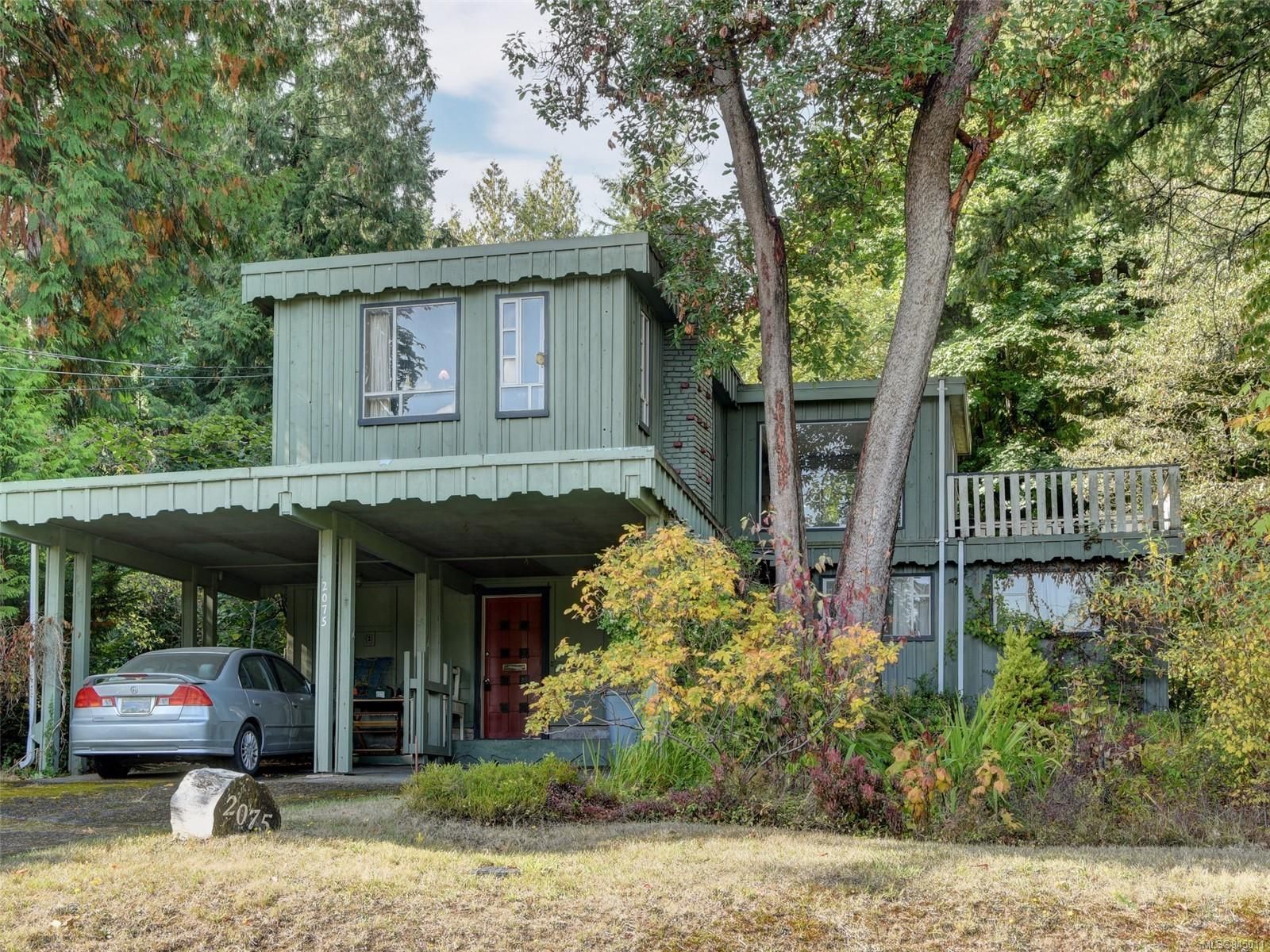 Main Photo: 2075 Leal Rd in North Saanich: NS Bazan Bay House for sale : MLS®# 945011