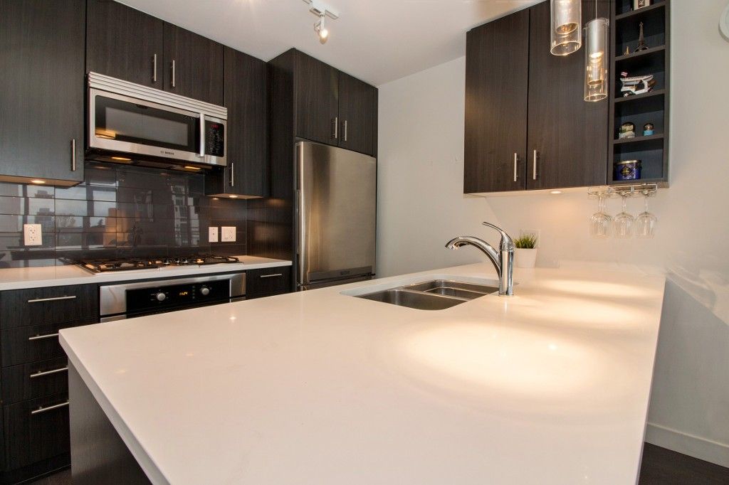 Photo 7: Photos: 702 608 BELMONT Street in New Westminster: Uptown NW Condo for sale in "VICEROY" : MLS®# R2220097